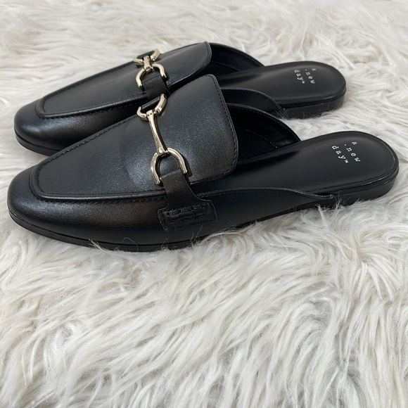 A NEW DAY SANDY MULE FLATS SIZE 8 BLACK - Picture 6 of 11